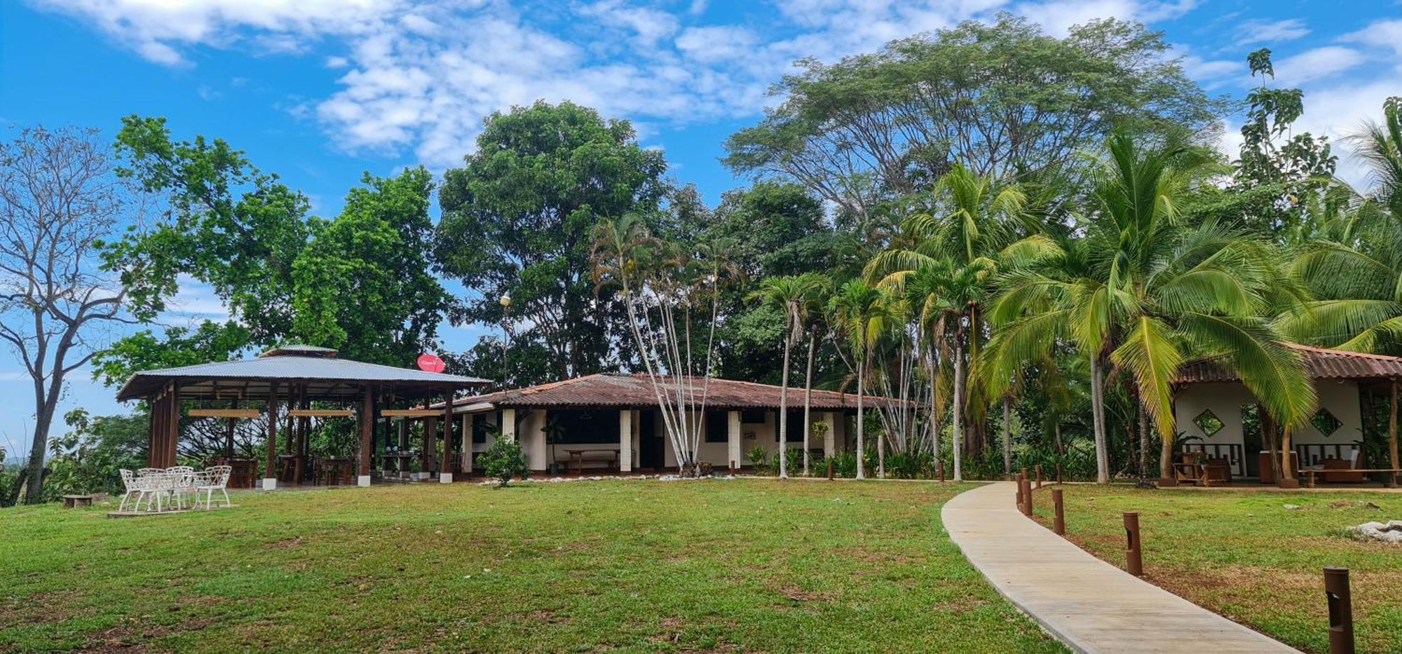 Tarcoles Birding Lodge Exterior photo