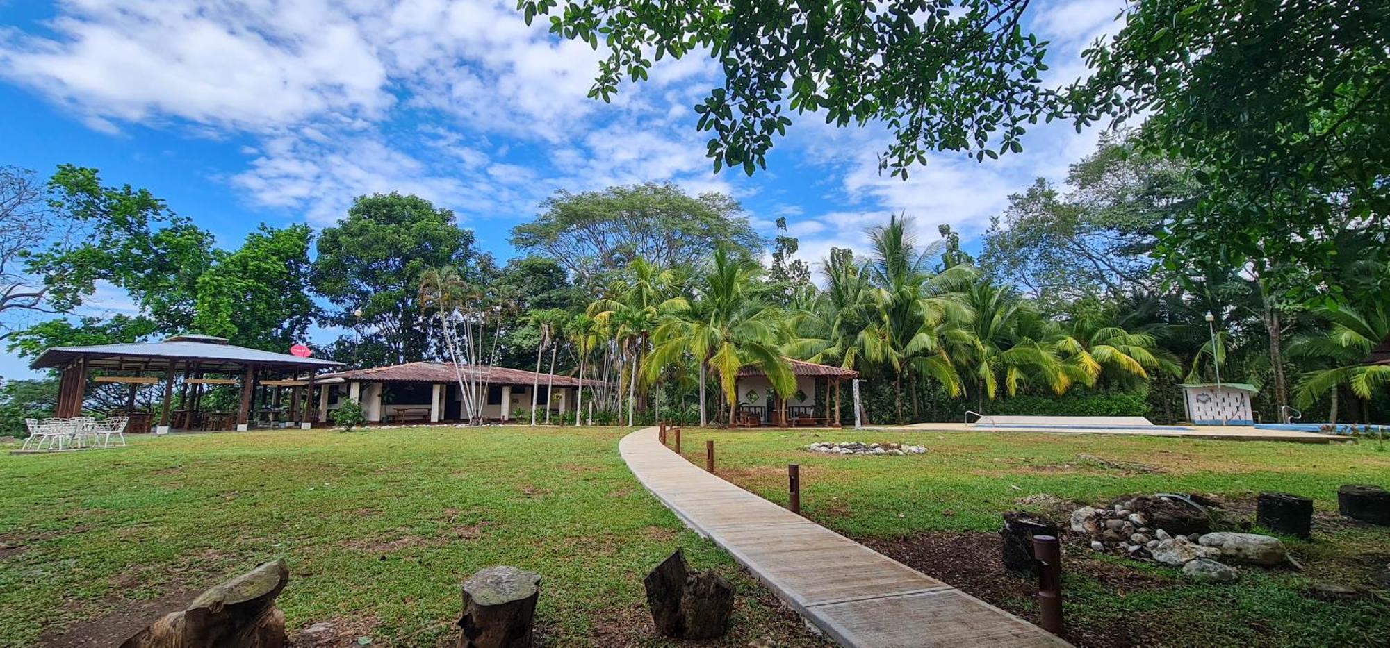 Tarcoles Birding Lodge Exterior photo