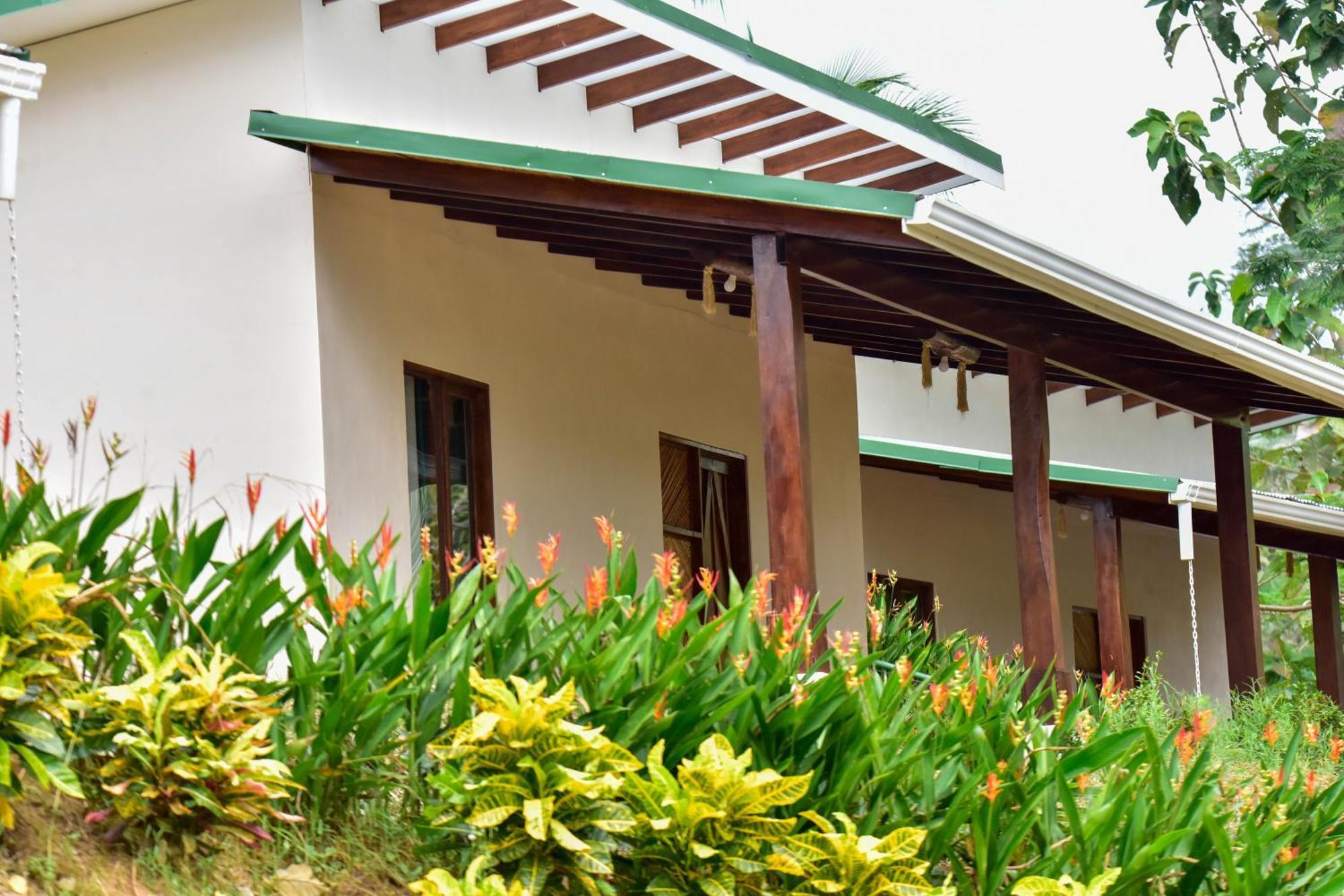 Tarcoles Birding Lodge Exterior photo