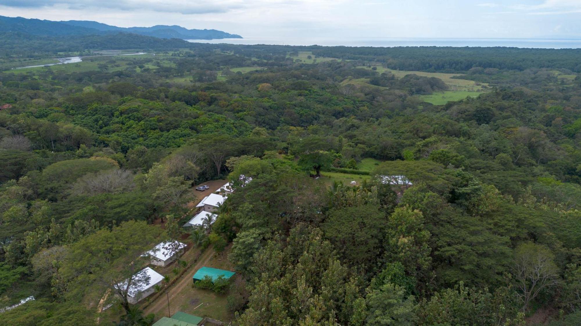 Tarcoles Birding Lodge Exterior photo